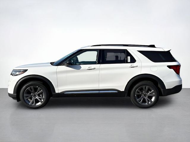 2025 Ford Explorer photo 2