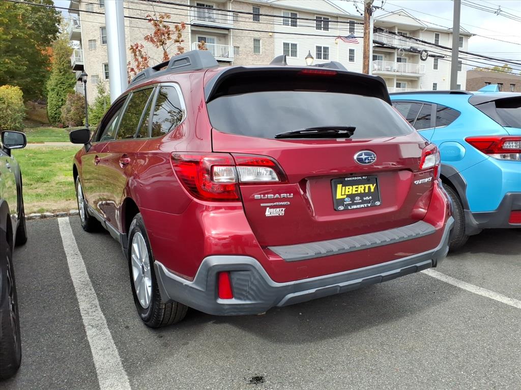 2018 Subaru Outback 2.5i Premium photo 3