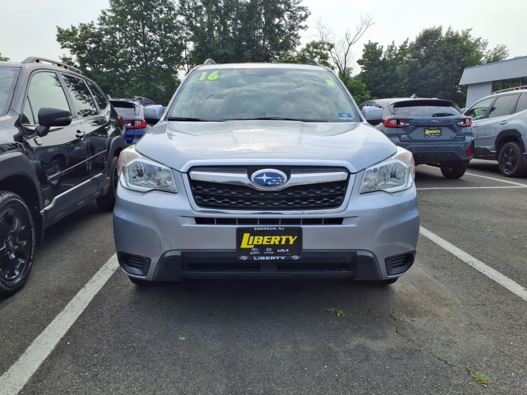 Used 2016 Subaru Forester i Premium with VIN JF2SJADCXGH555034 for sale in Emerson, NJ