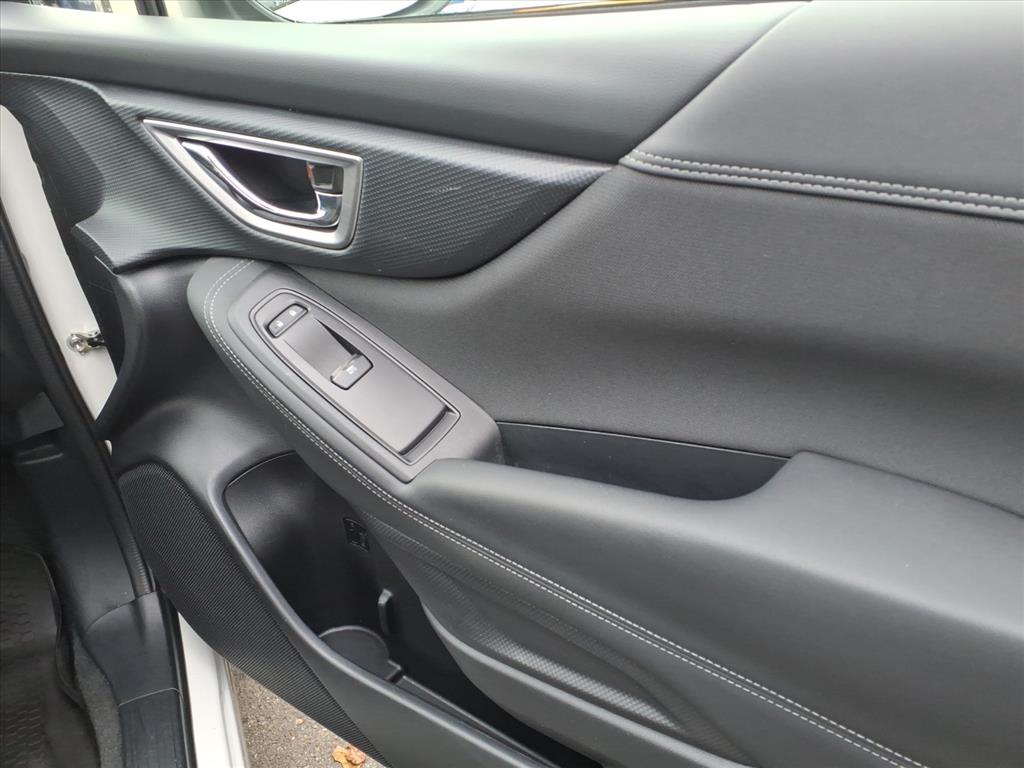 2022 Subaru Forester Premium photo 3