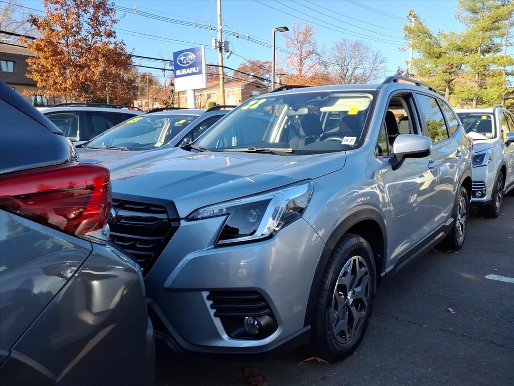2022 Subaru Forester Premium photo 2