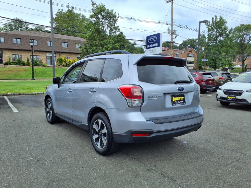 2018 Subaru Forester 2.5i Limited photo 4