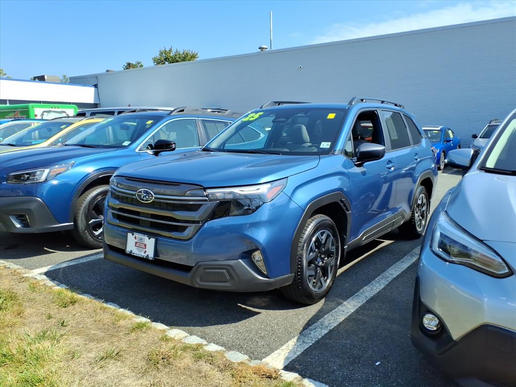 2025 Subaru Forester Premium photo 2