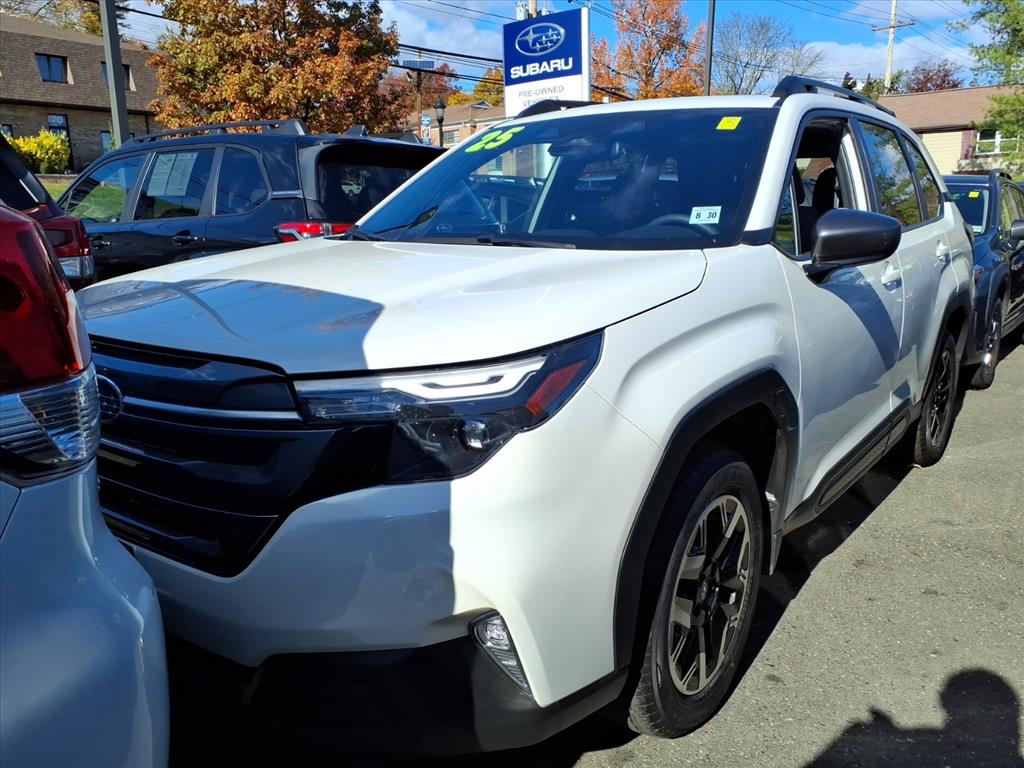 2025 Subaru Forester Premium photo 2