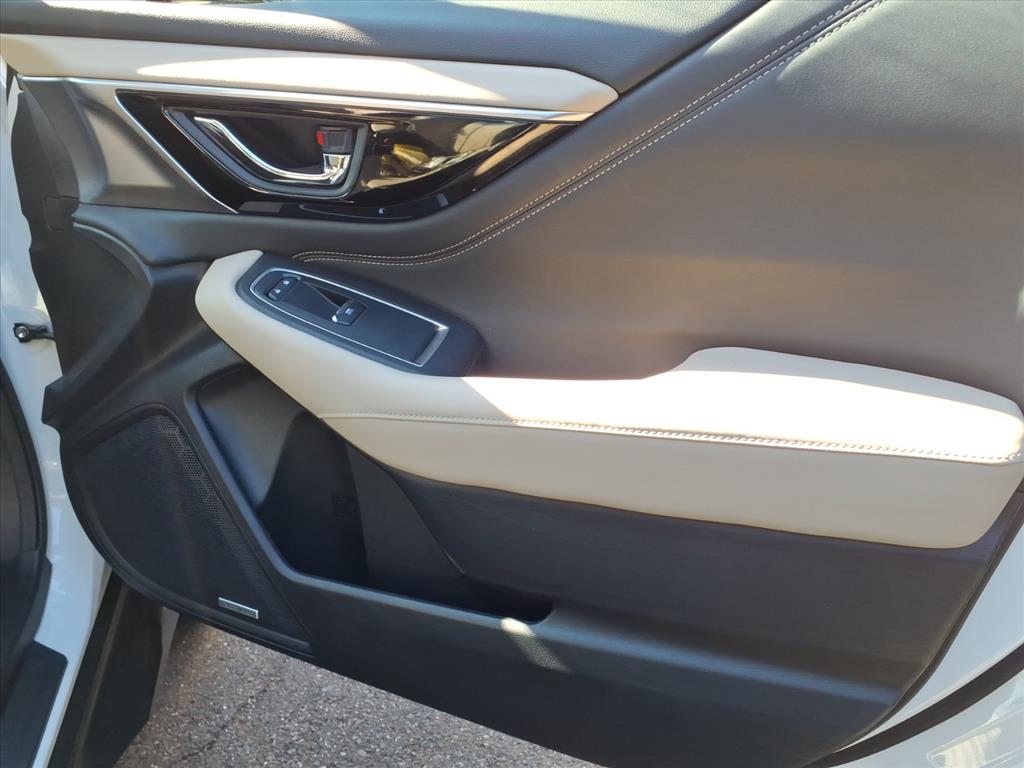 2022 Subaru Outback Limited photo 3