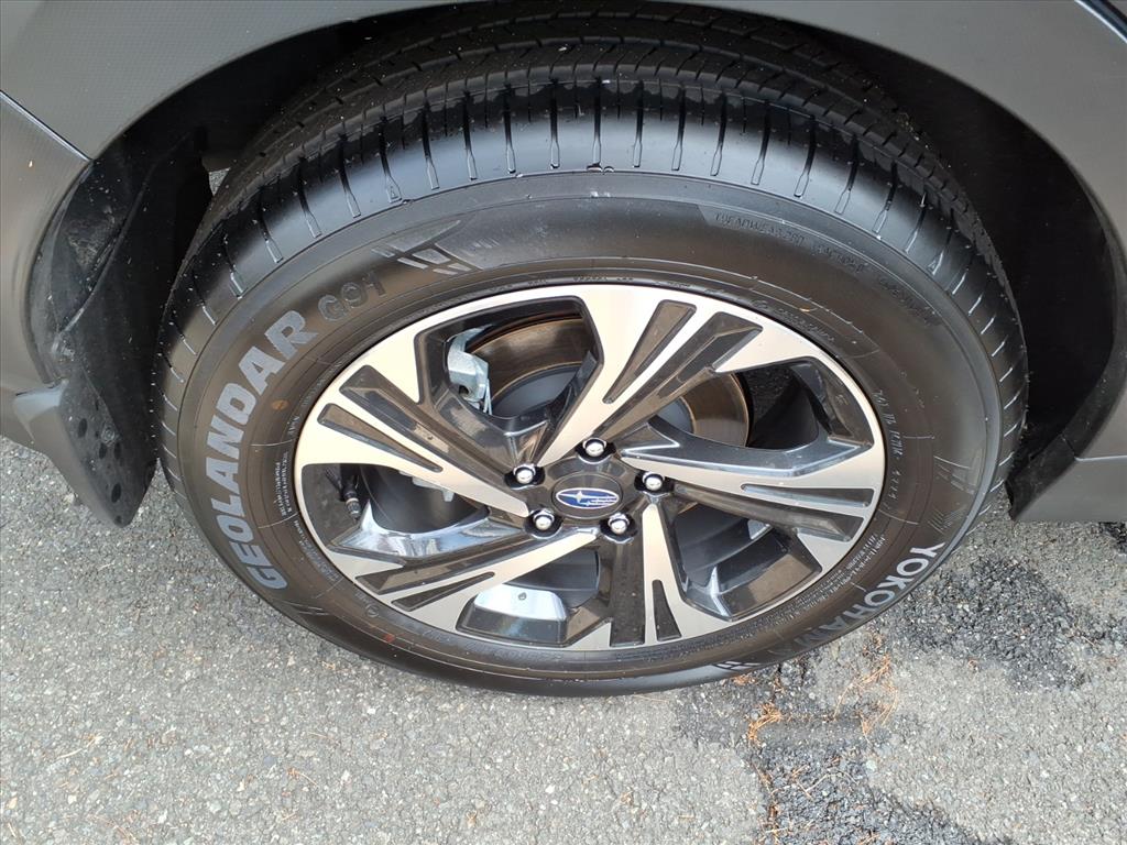 2024 Subaru Crosstrek Premium photo 3