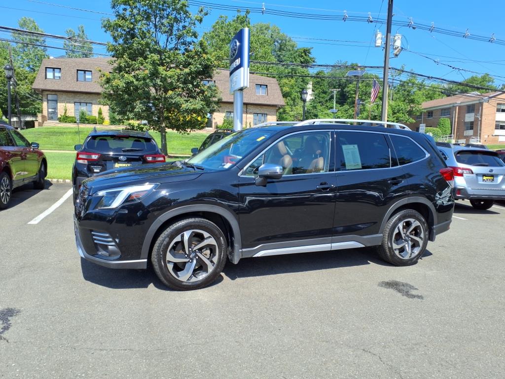 2022 Subaru Forester Touring photo 3