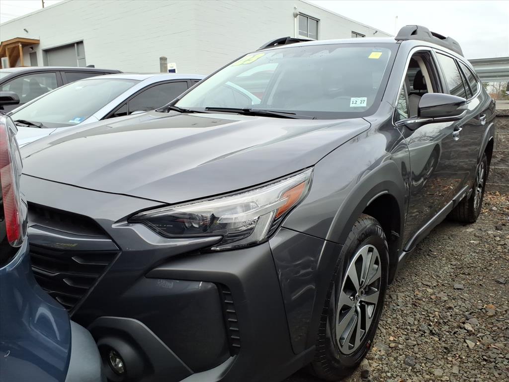 2023 Subaru Outback Premium's photo