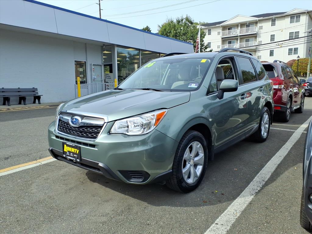 2016 Subaru Forester 2.5i Premium photo 3