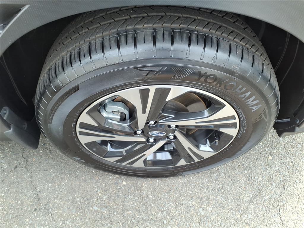 2024 Subaru Crosstrek Premium photo 3