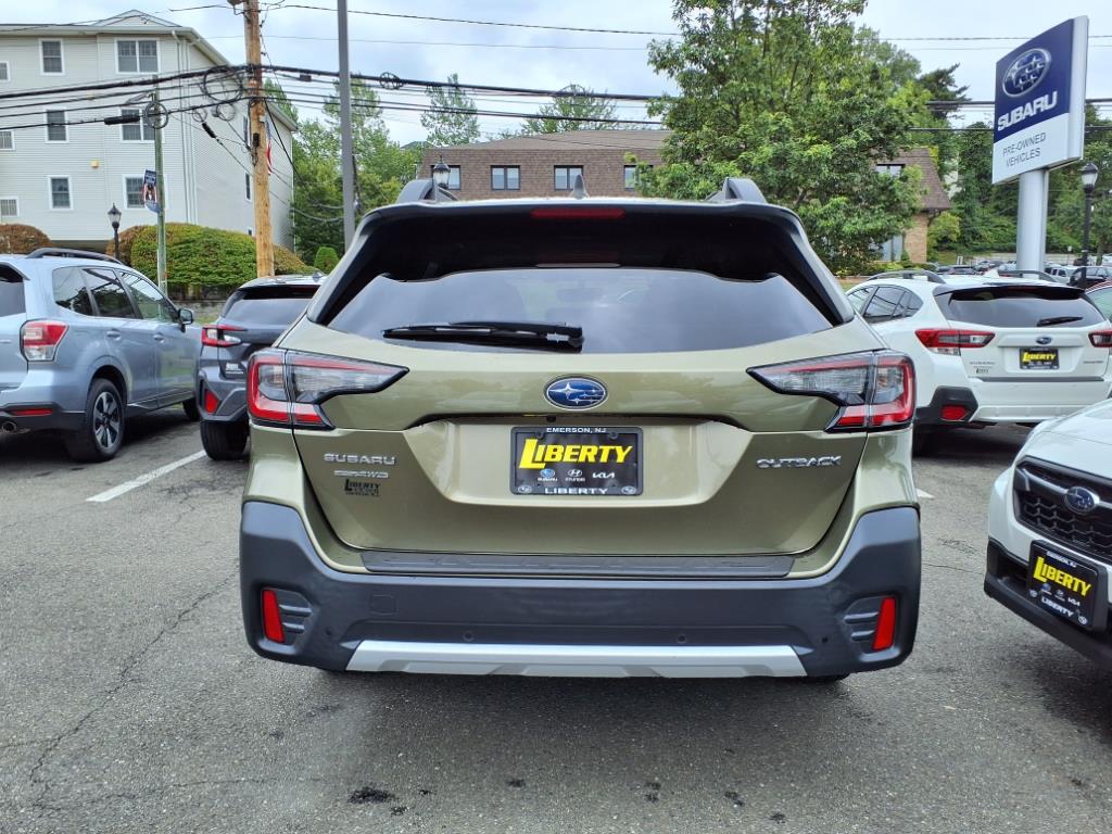 2022 Subaru Outback Limited photo 2