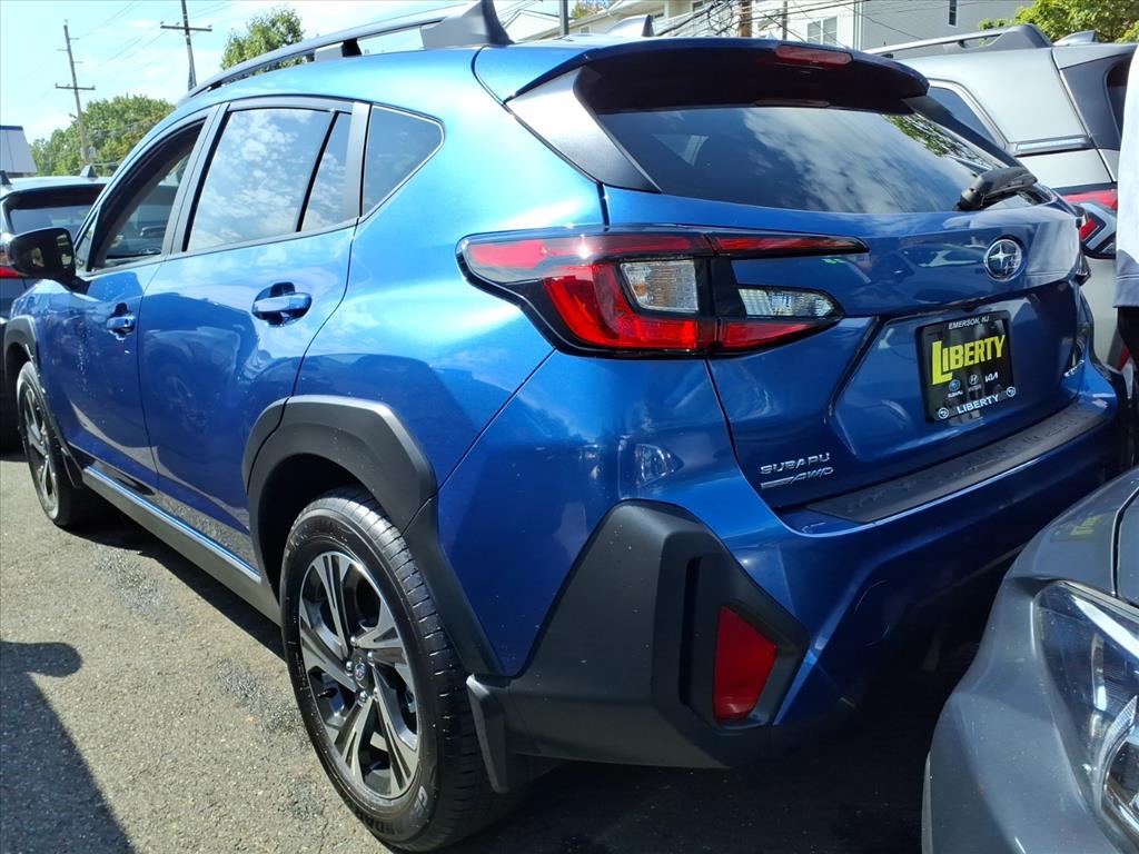 2025 Subaru Crosstrek Premium photo 2