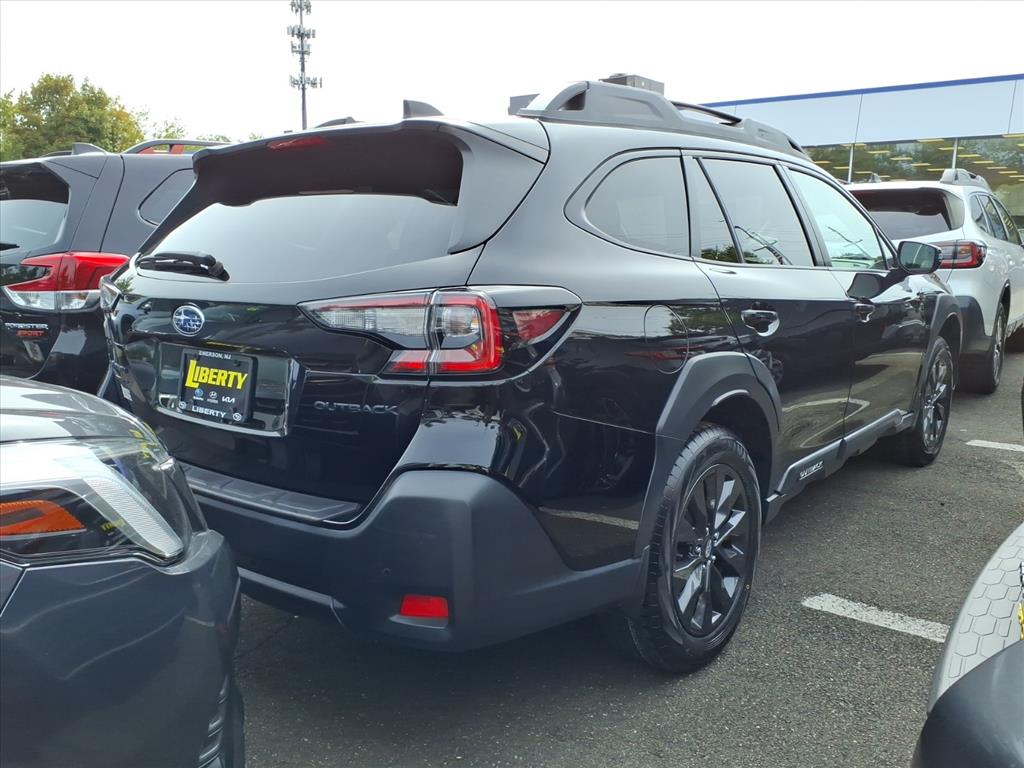 2023 Subaru Outback Onyx Edition photo 3