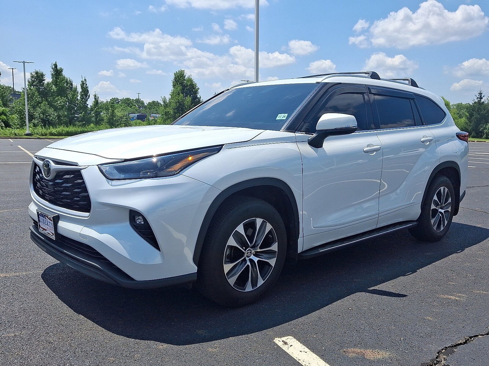 2022 Toyota Highlander XLE photo 3
