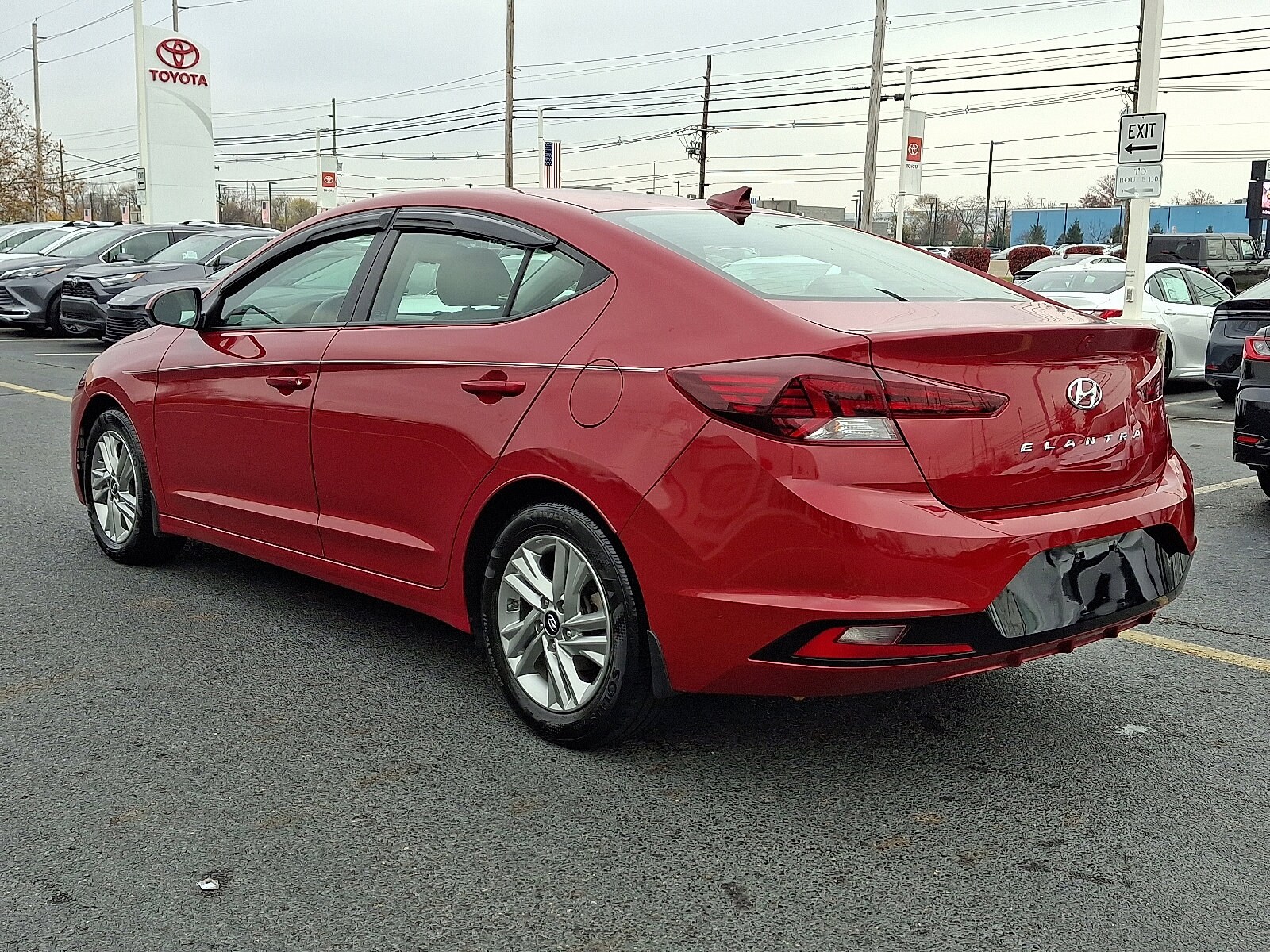 2020 Hyundai Elantra Value Edition photo 2