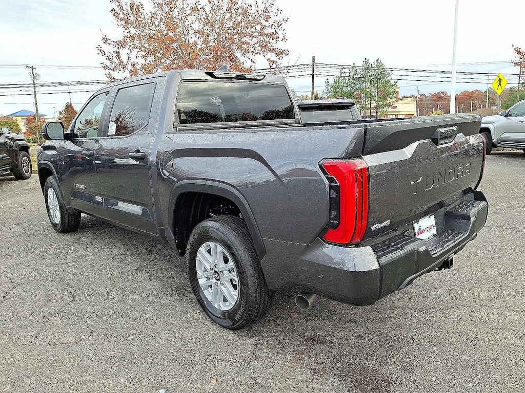 New 2026 Toyota Tundra SR5 SR5 CREWMAX 5.5