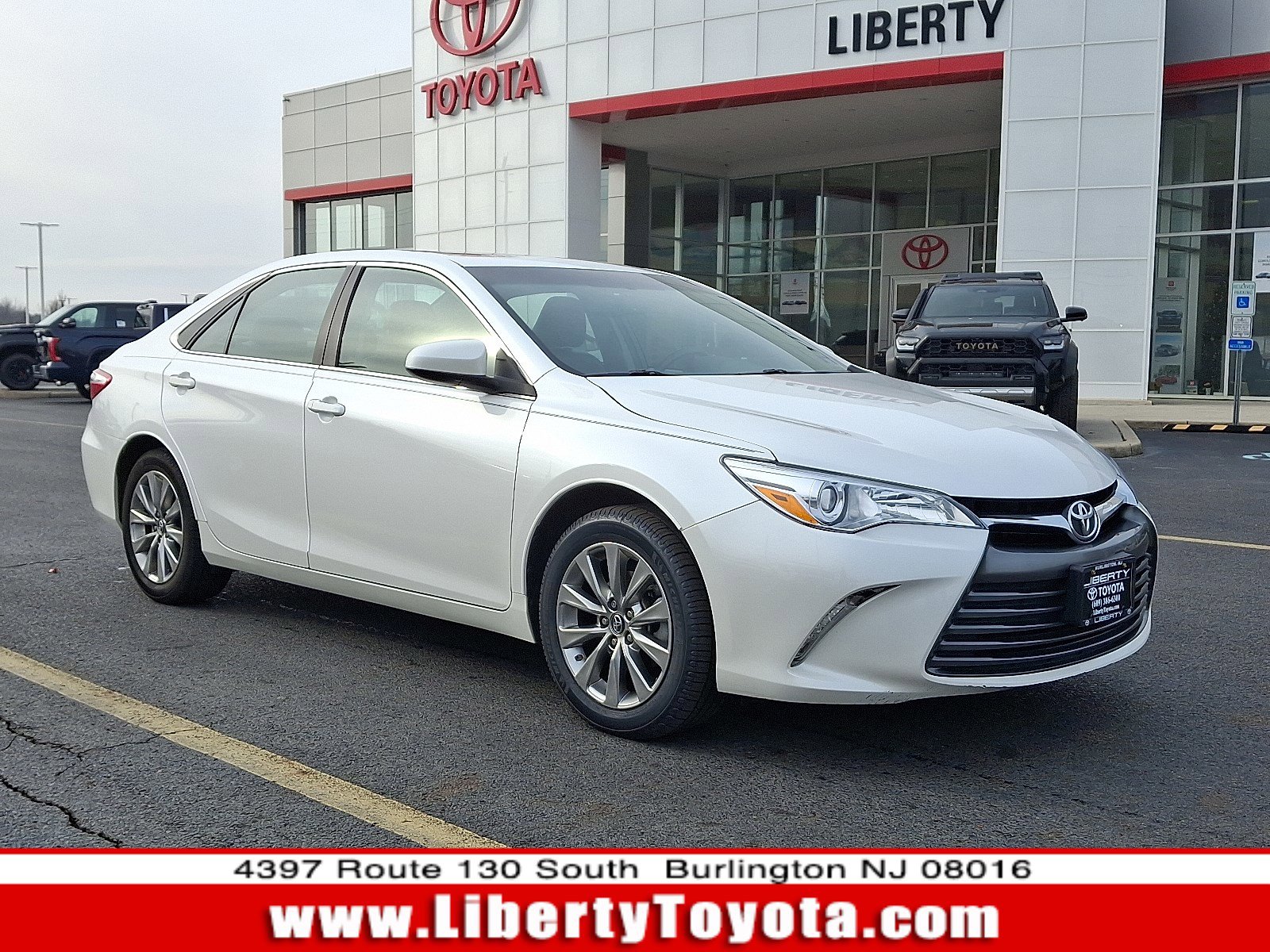 2017 Toyota Camry XLE's photo