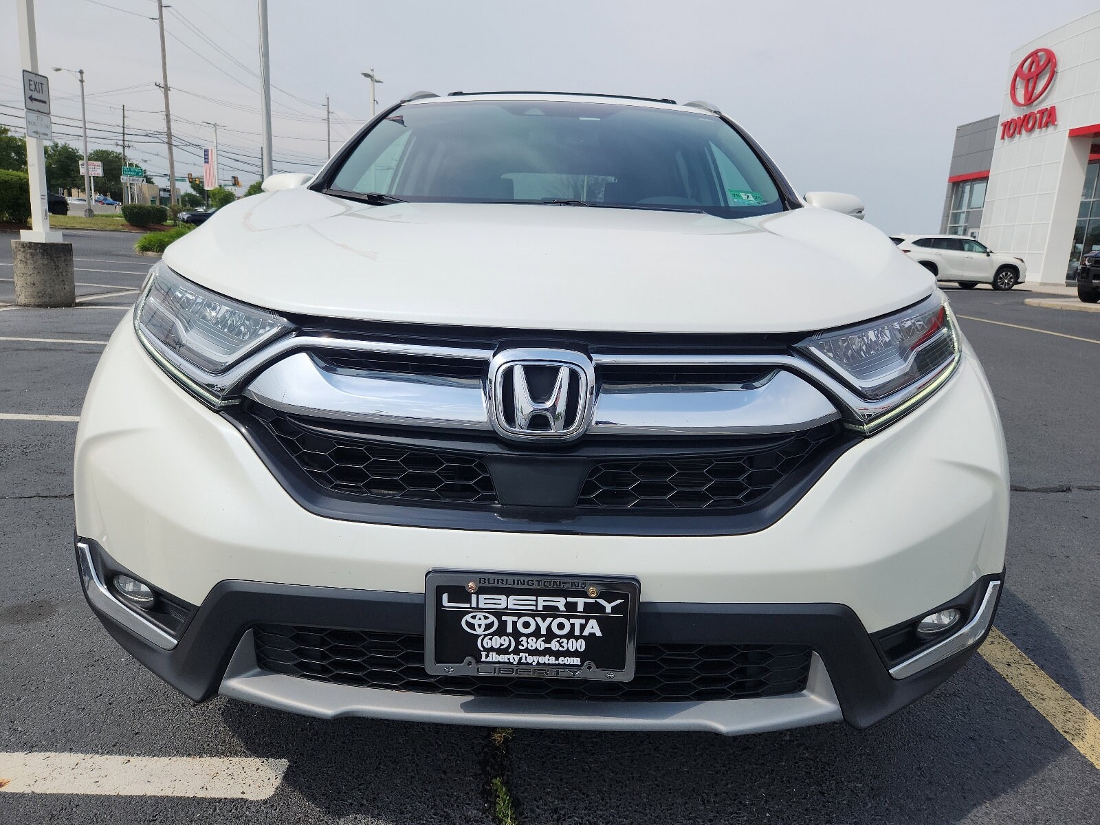 Used 2018 Honda CR-V Touring with VIN 2HKRW2H91JH630635 for sale in Burlington, NJ