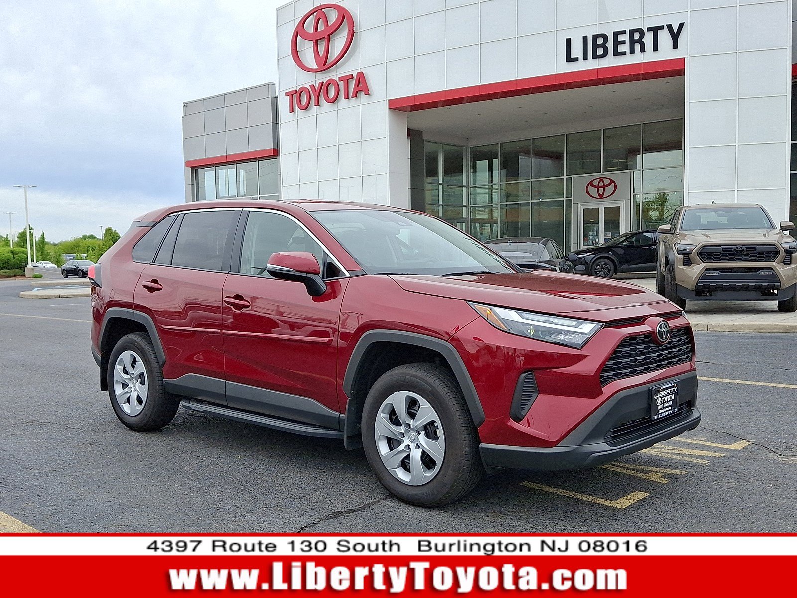 2025 Toyota RAV4 LE AWD's photo