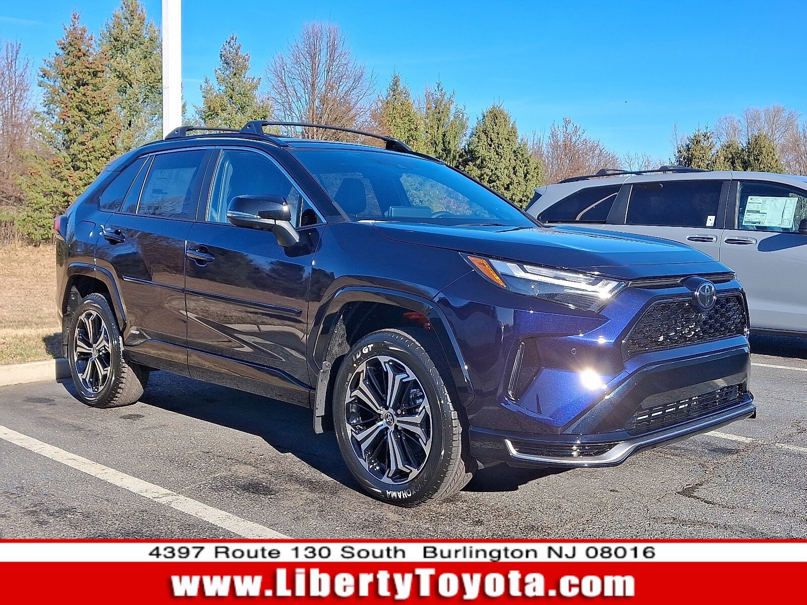 2025 Toyota RAV4 XSE's photo