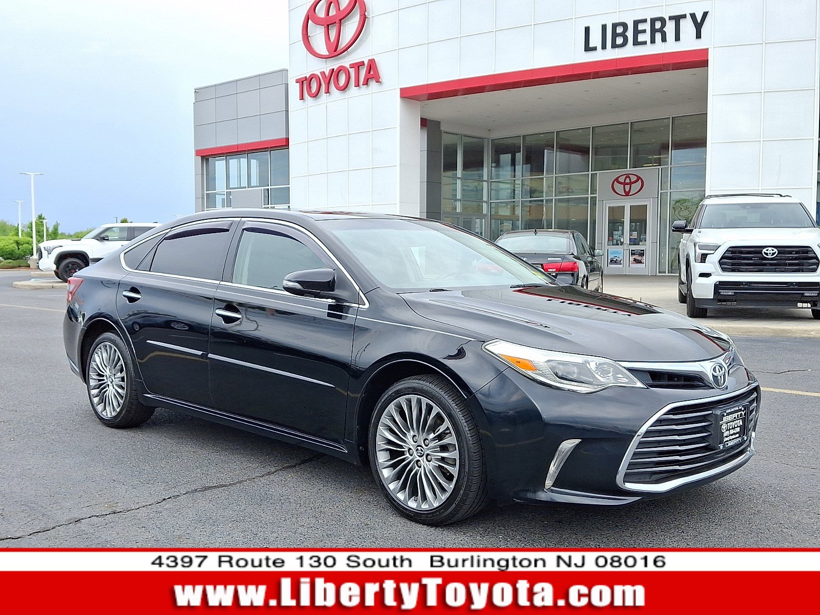 2016 Toyota Avalon Limited's photo