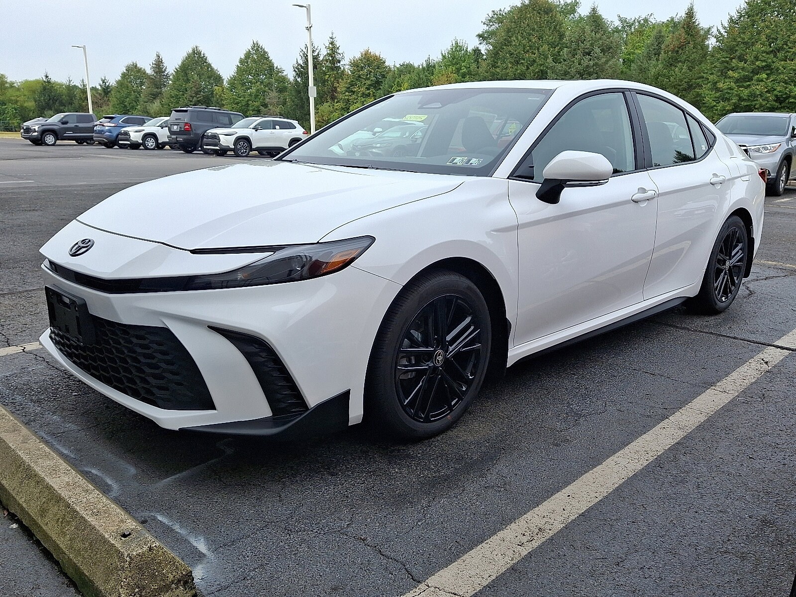 2025 Toyota Camry SE photo 2
