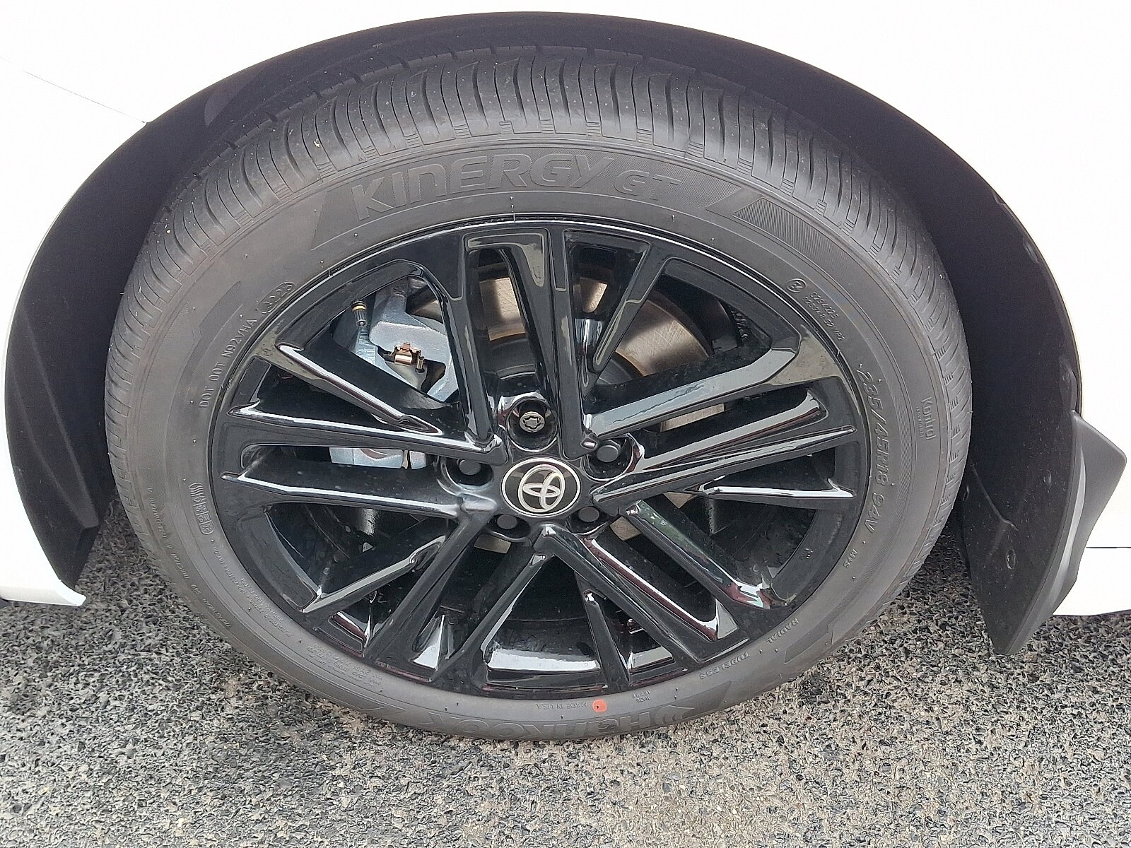 2025 Toyota Camry SE photo 3