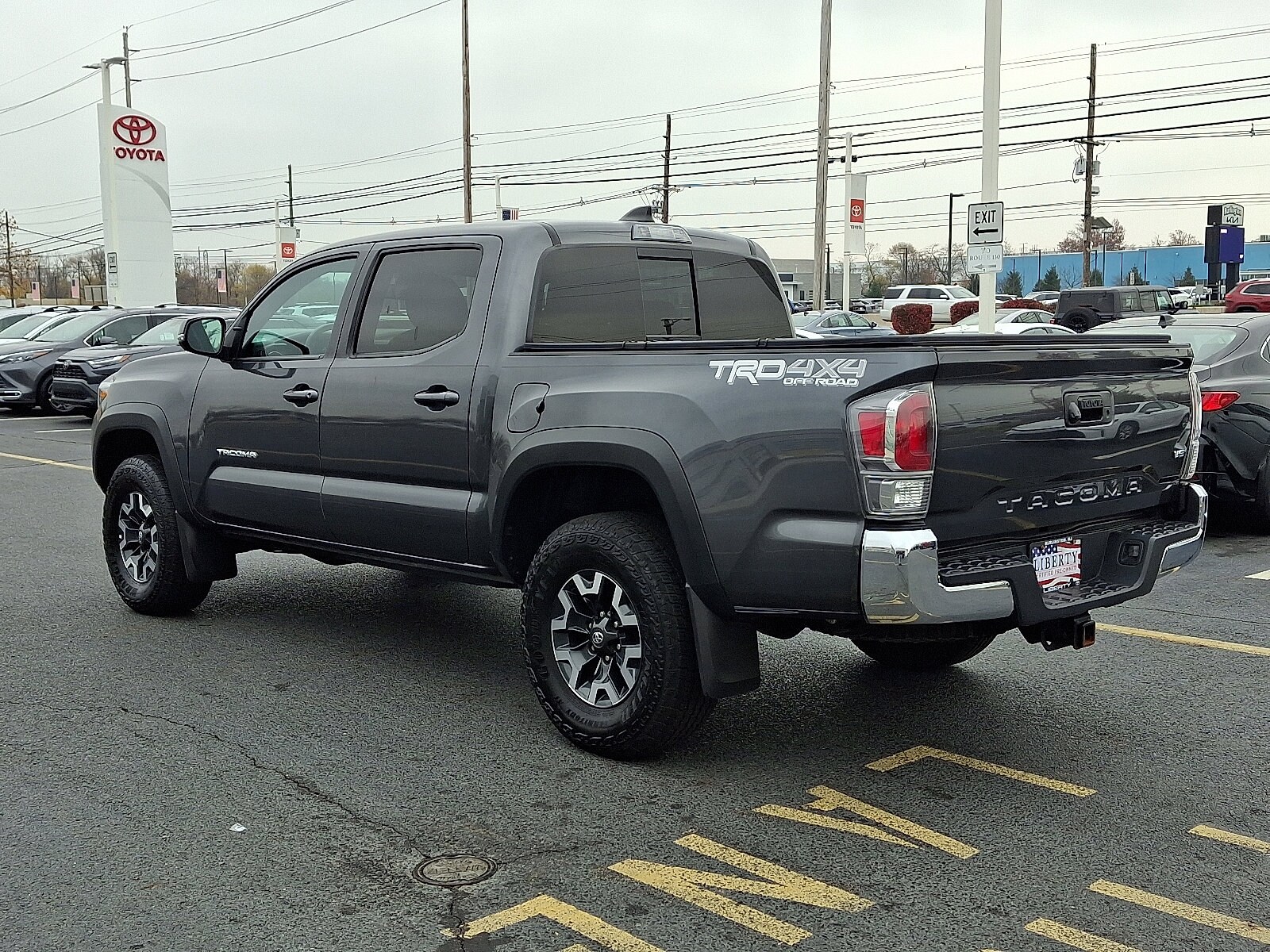 2023 Toyota Tacoma TRD V6 photo 4