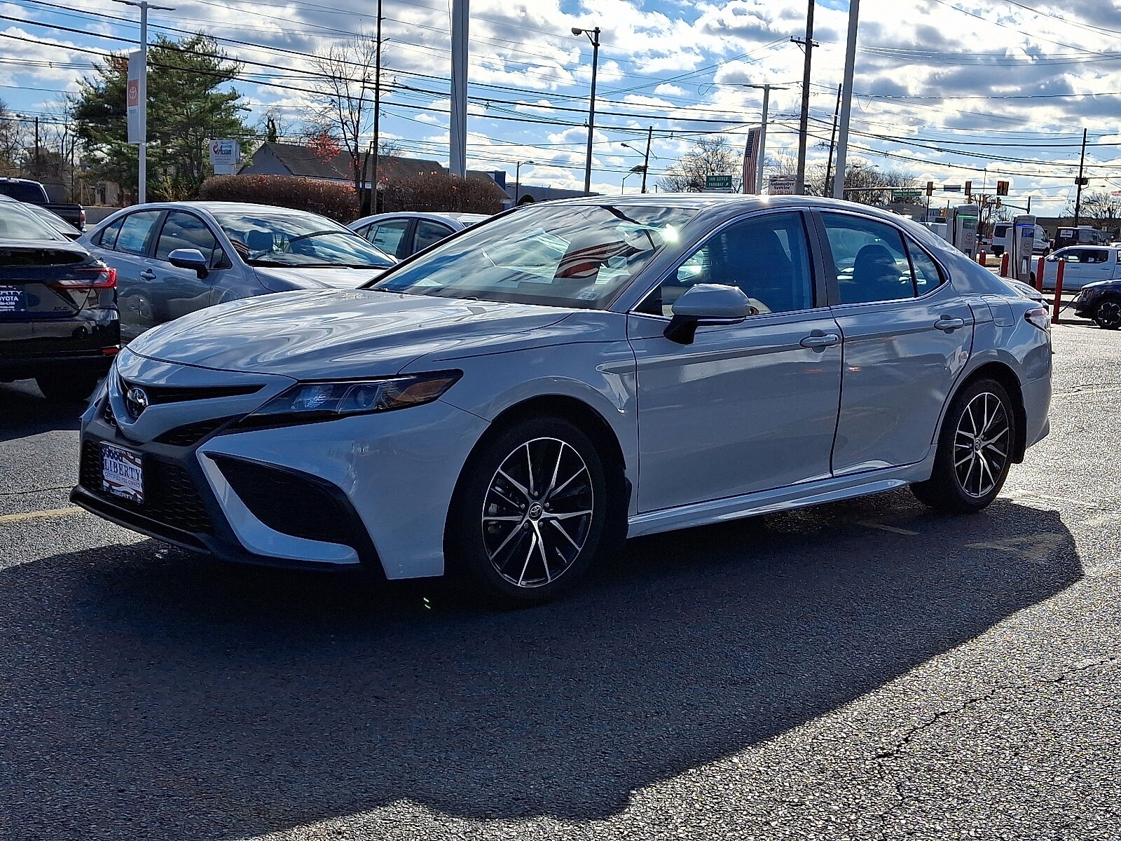 2024 Toyota Camry SE photo 3