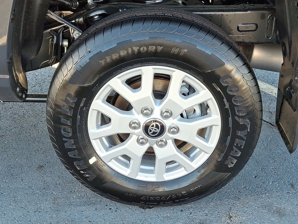 New 2025 Toyota Tacoma SR5 4X4 DOUBLE CAB