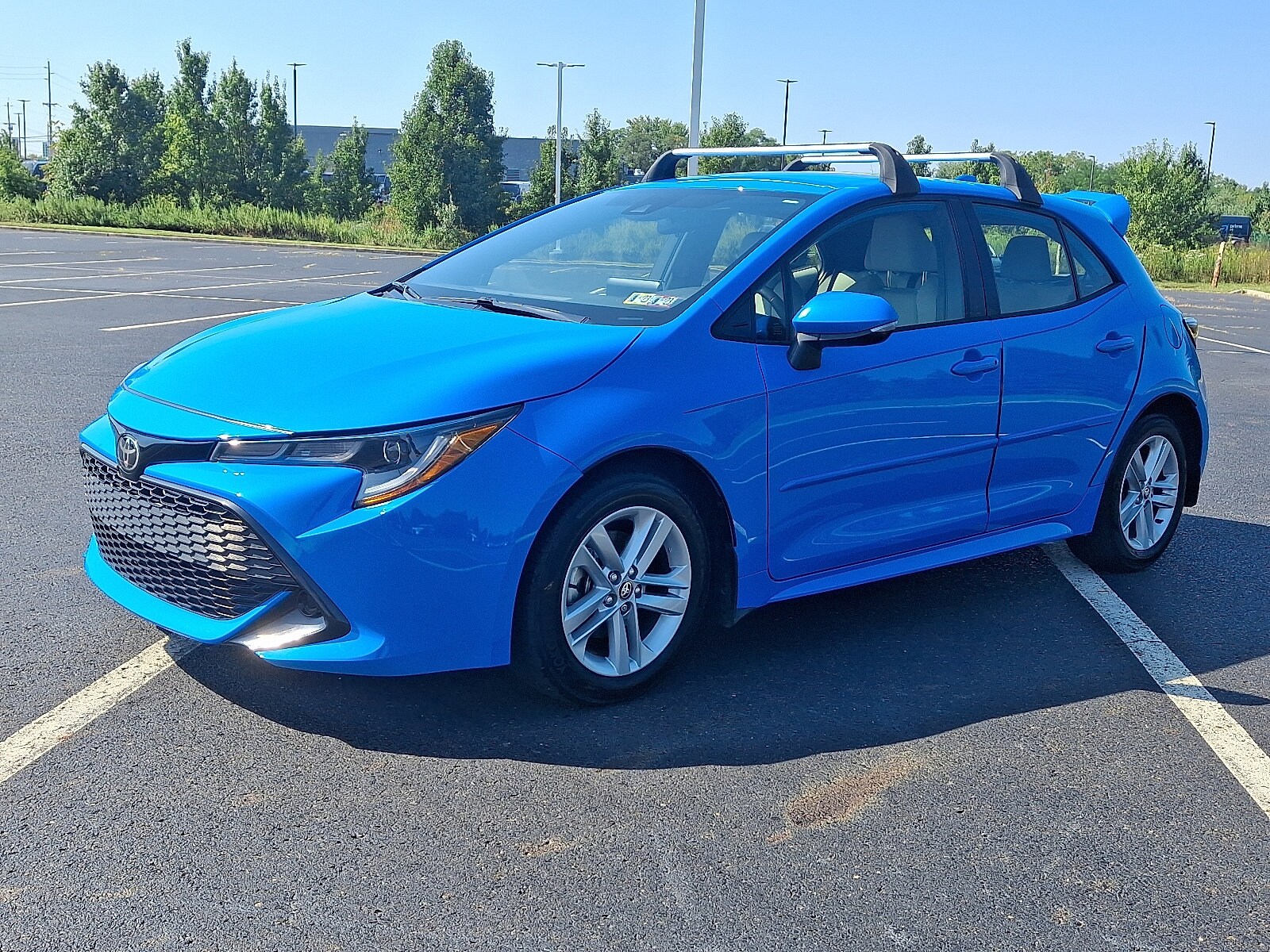 2022 Toyota Corolla SE photo 2