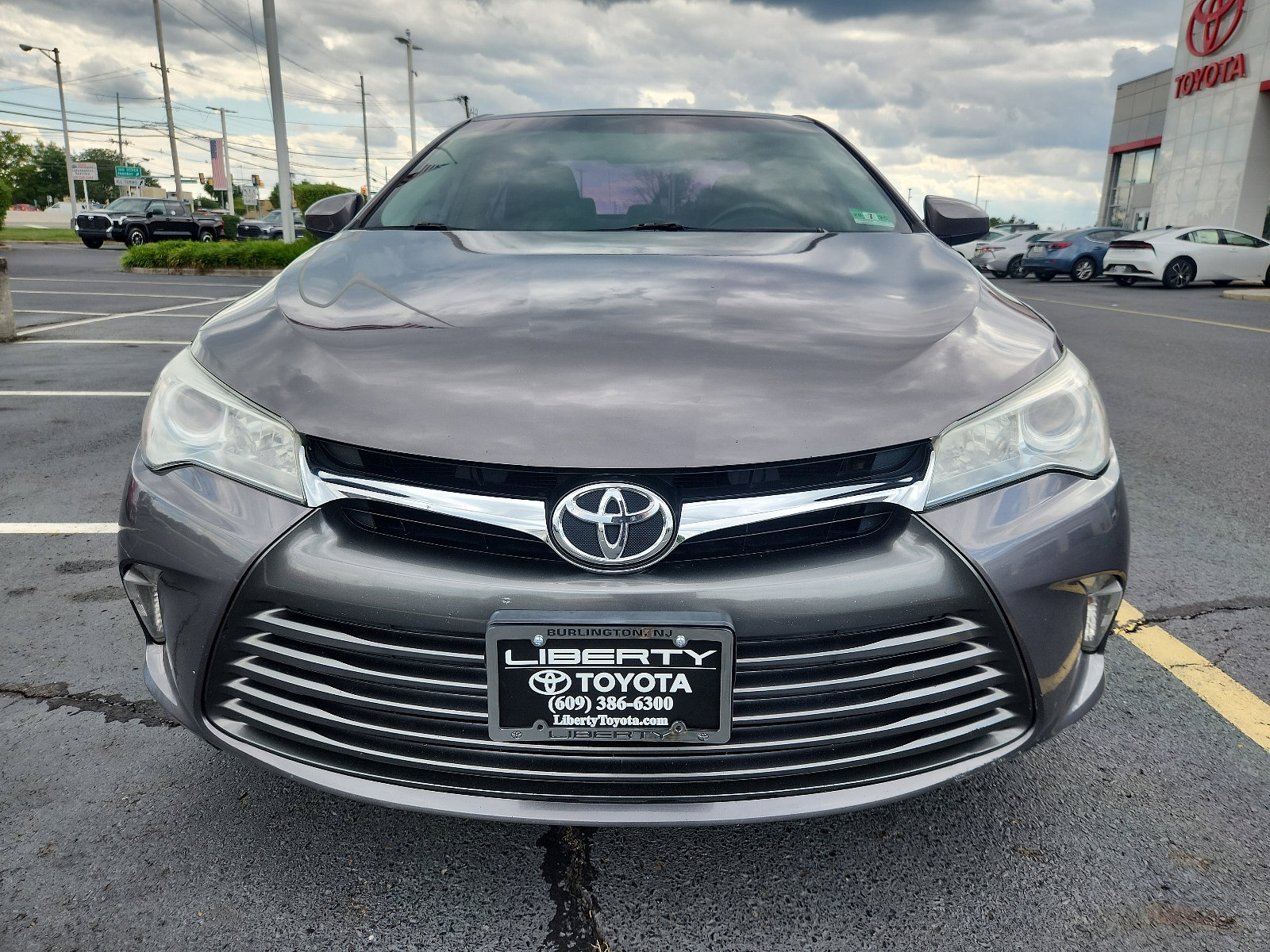 Used 2016 Toyota Camry LE with VIN 4T4BF1FK2GR580555 for sale in Burlington, NJ