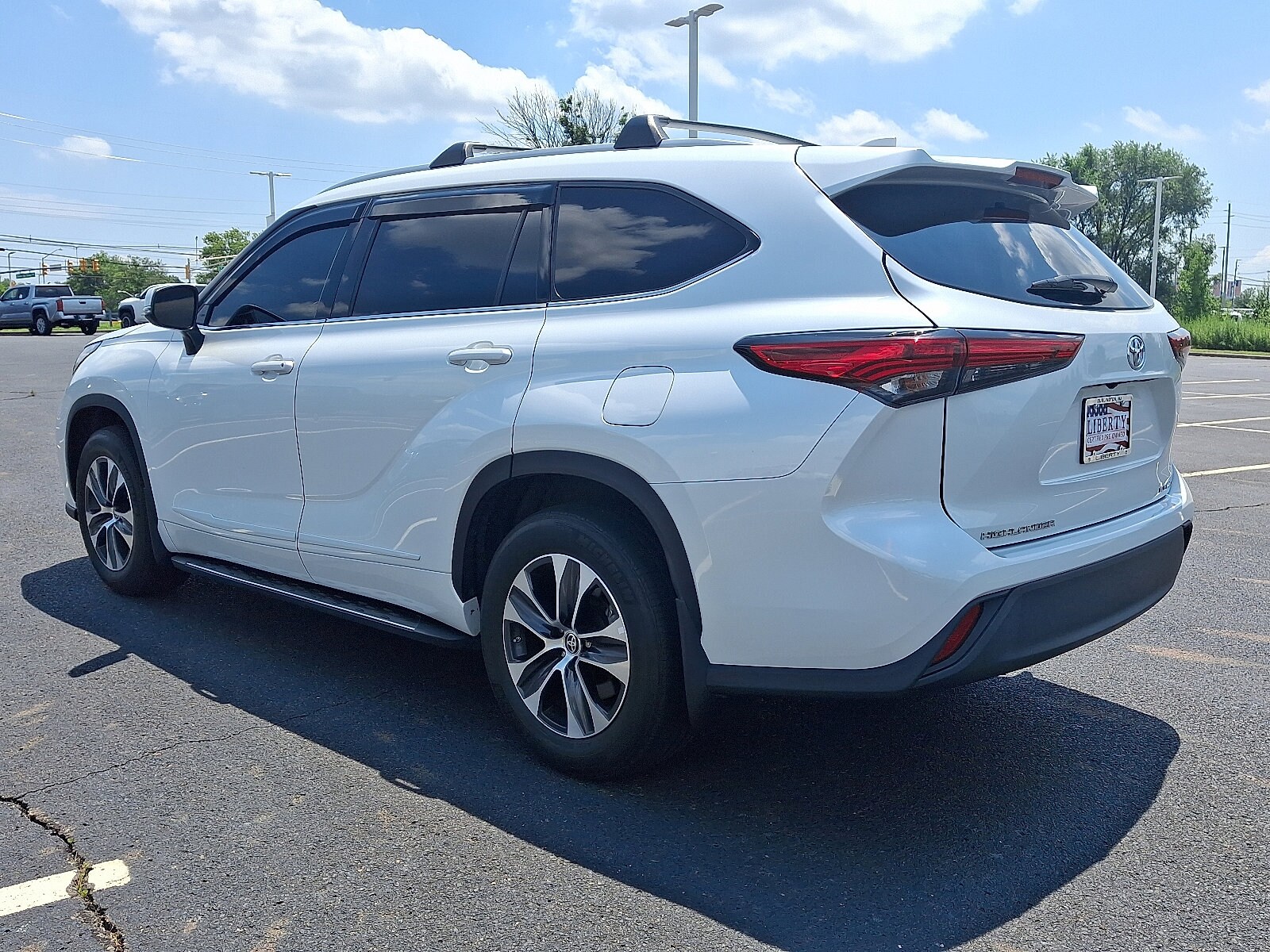 2022 Toyota Highlander XLE photo 4