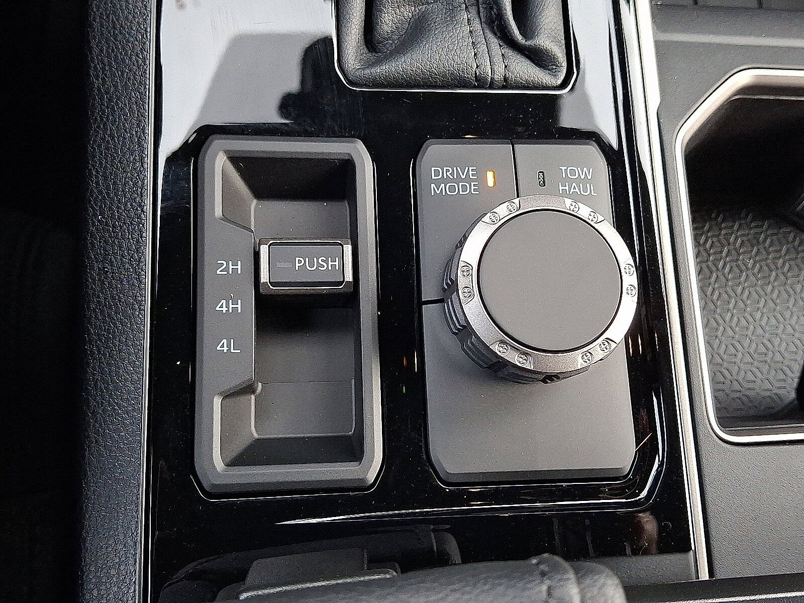 2026 Toyota Tundra SR5 - Photo 15