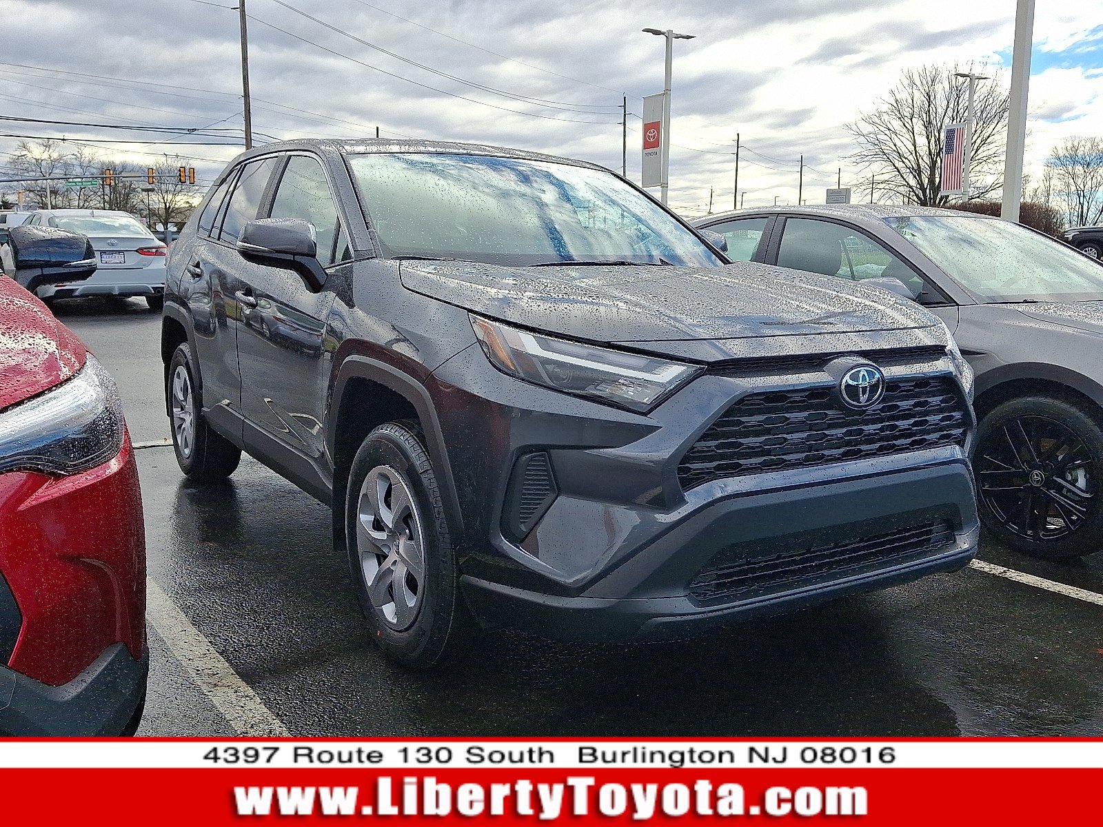 2025 Toyota RAV4 LE's photo