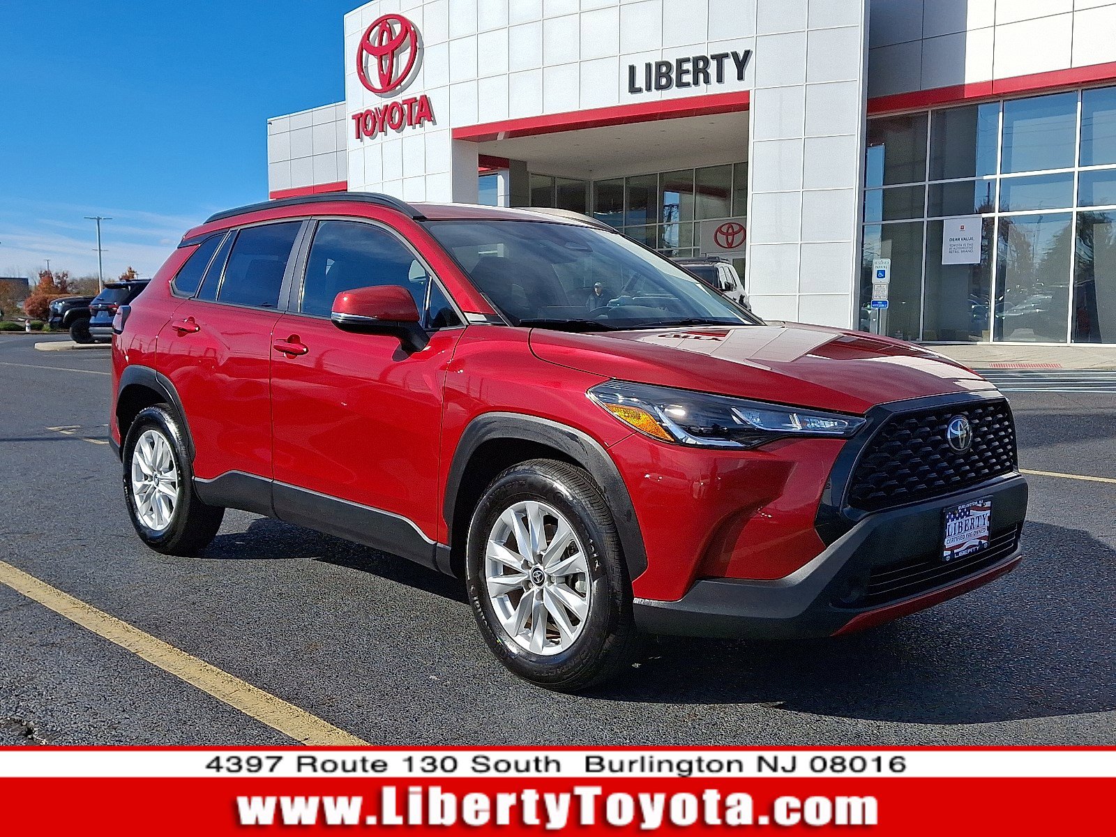 2023 Toyota Corolla Cross LE's photo