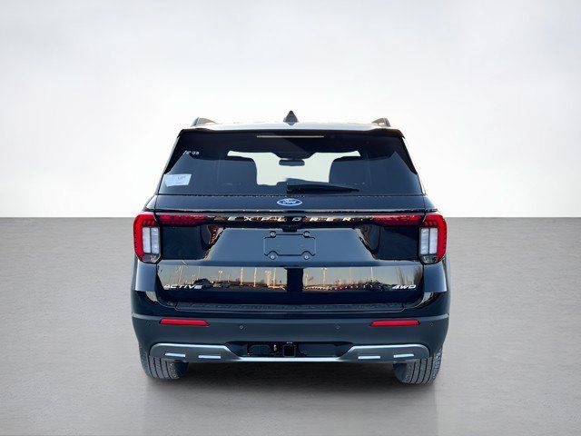 2025 Ford Explorer photo 4