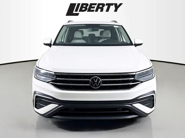 2022 Volkswagen Tiguan S photo 2