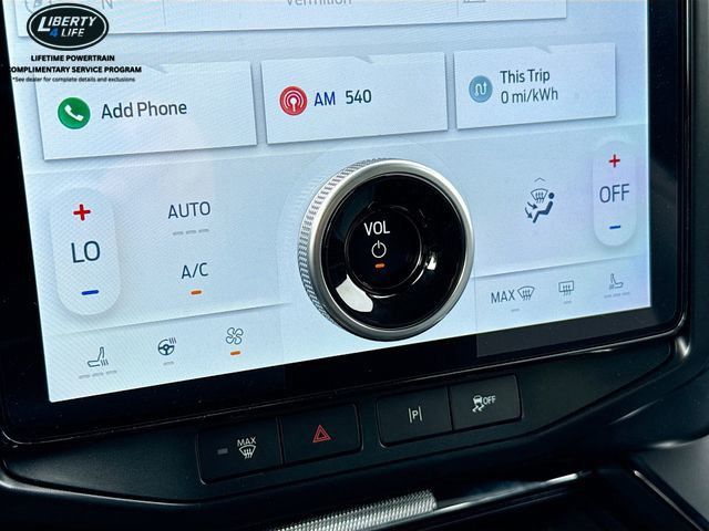 2025 Ford F-150 Lightning Flash - Photo 16