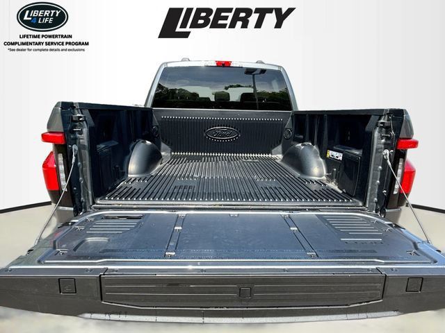 2025 Ford F-150 Lightning Flash - Photo 26