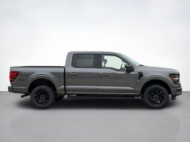 2025 Ford F-150 XLT photo 2