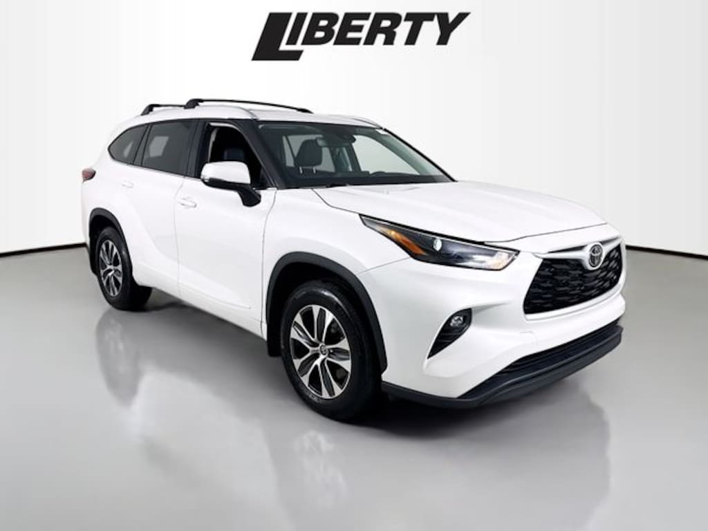 Used 2024 Toyota Highlander LE SUV