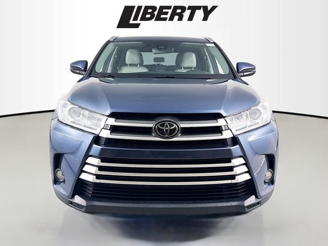 2017 Toyota Highlander XLE photo 2