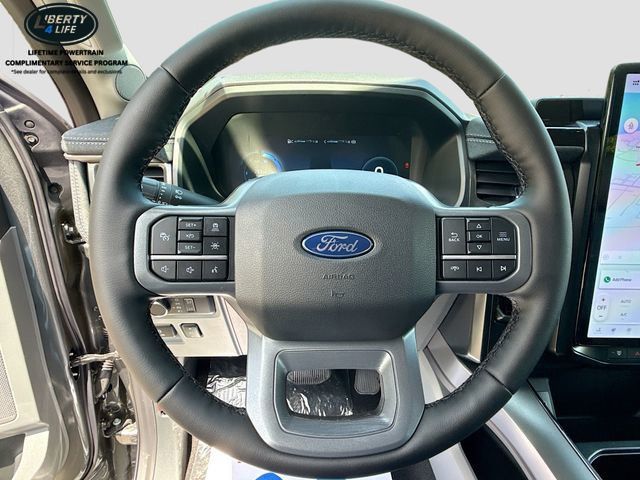 2025 Ford F-150 Lightning Flash - Photo 11