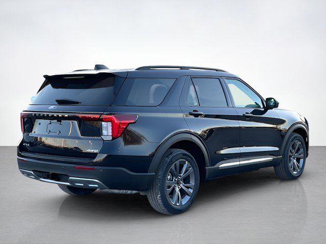 2025 Ford Explorer photo 3