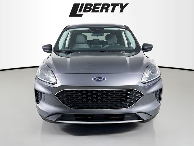 Used 2022 Ford Escape SE with VIN 1FMCU0G64NUB62558 for sale in Vermilion, OH