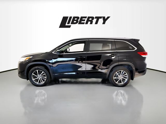 2017 Toyota Highlander XLE photo 3