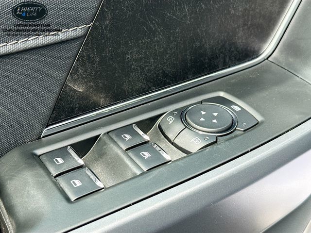 2025 Ford F-150 Lightning Flash - Photo 18