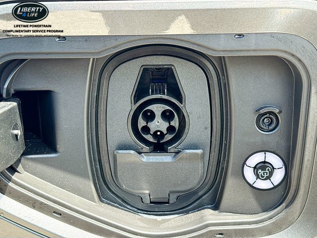 2025 Ford F-150 Lightning Flash - Photo 33