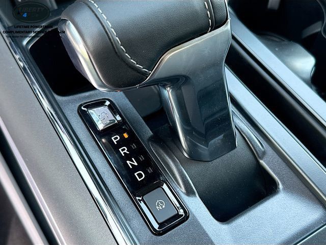 2025 Ford F-150 Lightning Flash - Photo 17